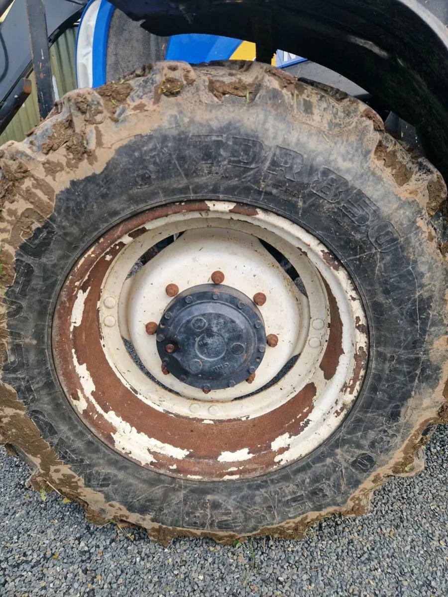 Tyres 460x85x38 - Image 4