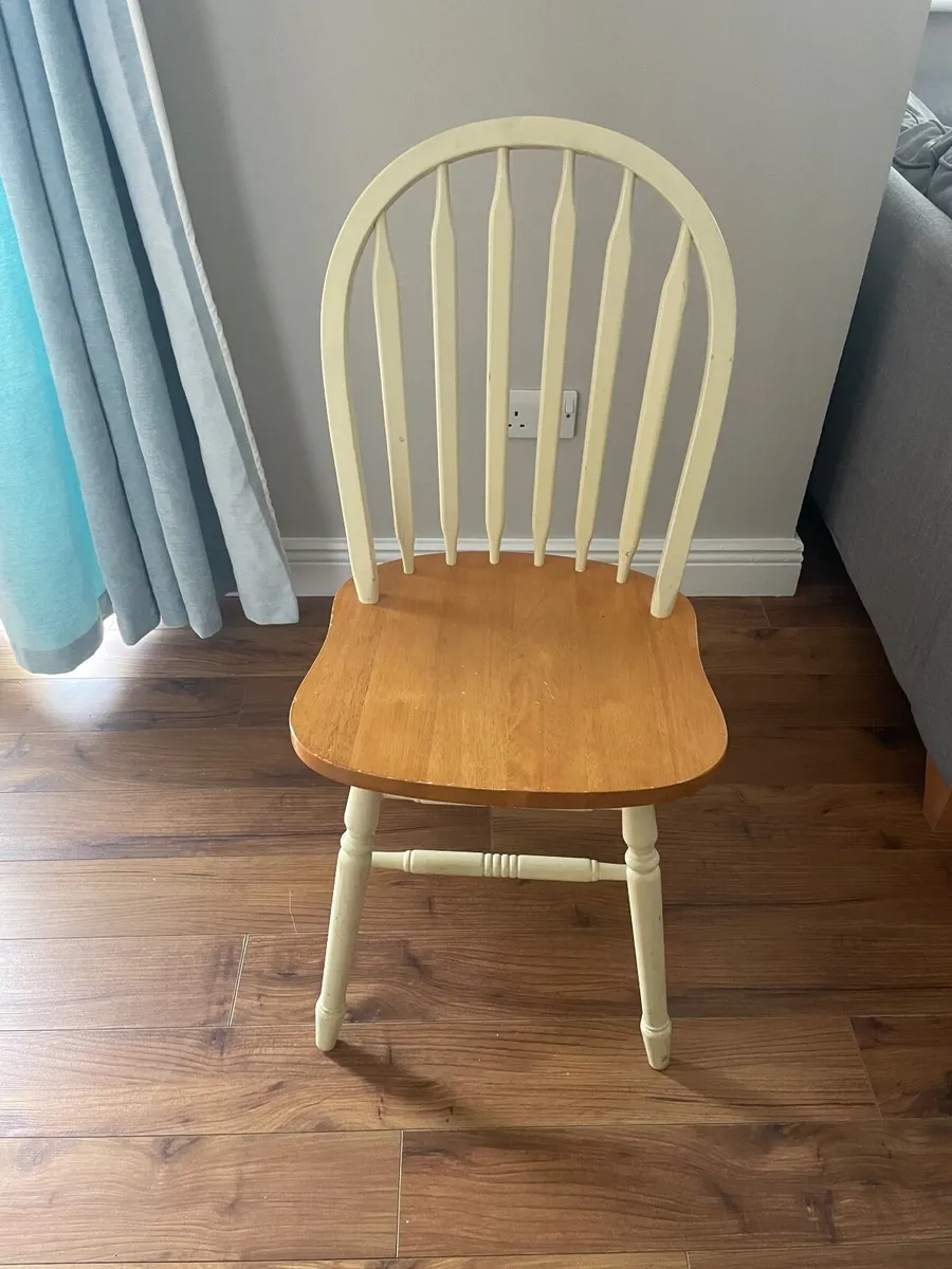 Kitchen table and chairs - Image 3