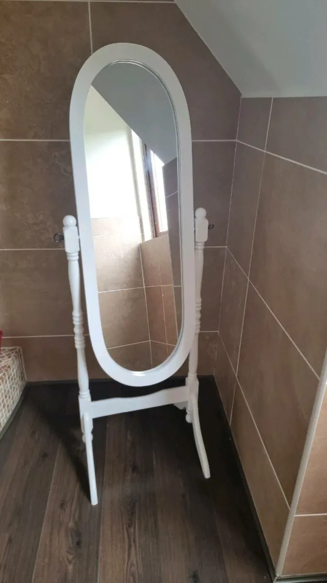 White freestanding  4ft Bedroom / Bathroom mirror - Image 2