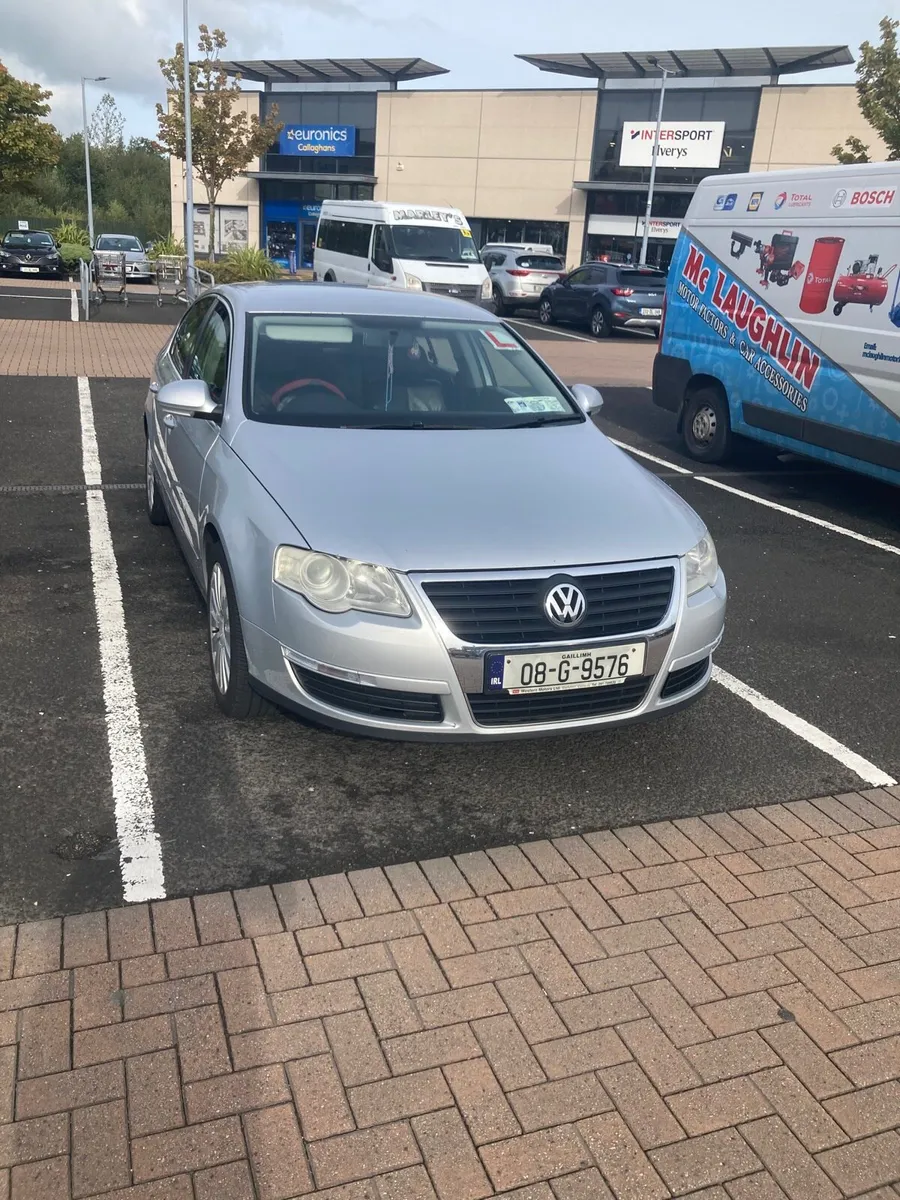 Volkswagen Passat - Image 1