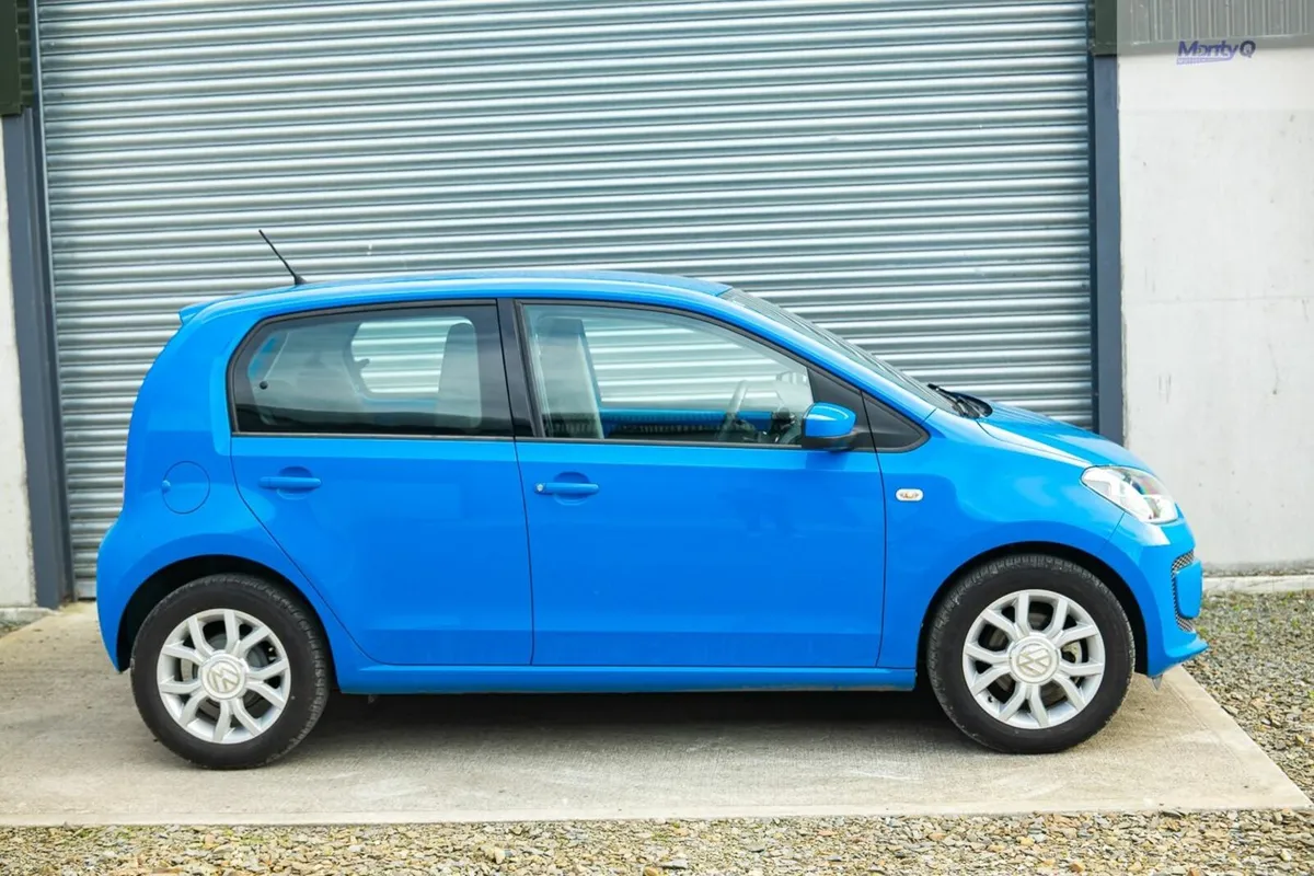 Volkswagen Up! Automatic (2015) – 64k KM - Image 2