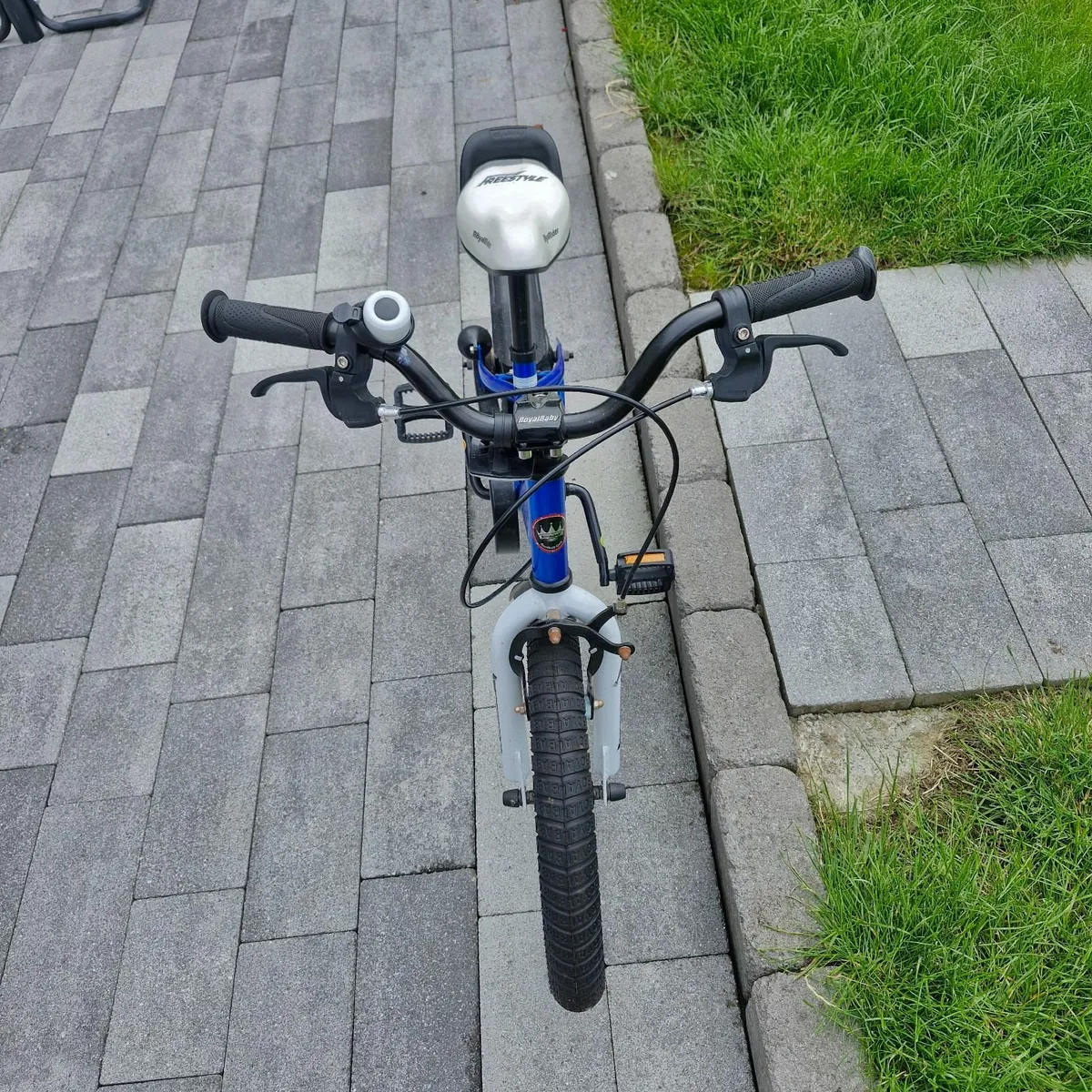 Childs bike - Image 3