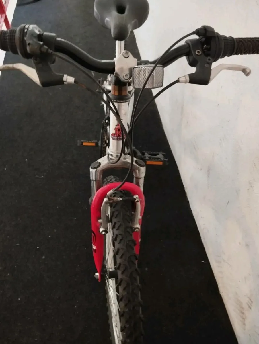 Kids 24inch bike - Image 3