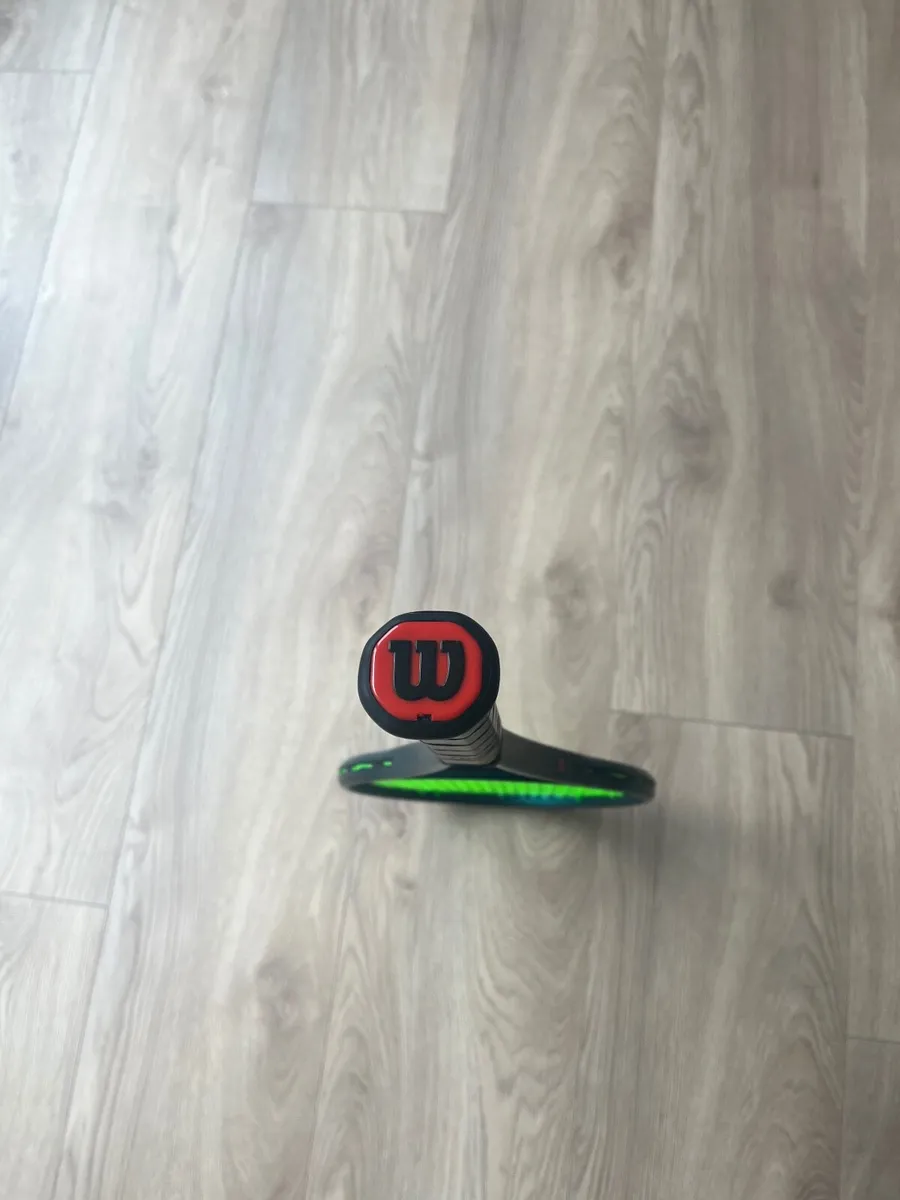 Wilson blade V9 Tennis racket - Image 4