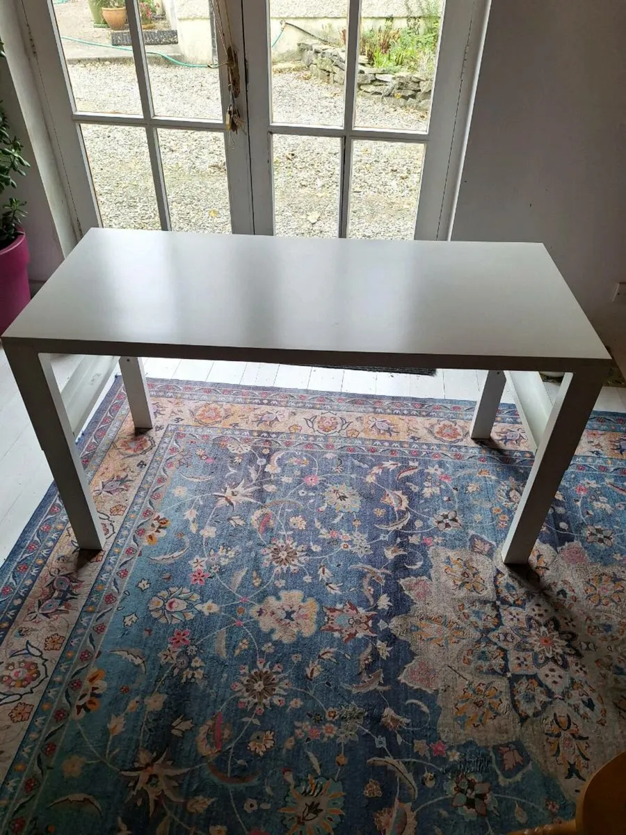 Desk table - Image 1