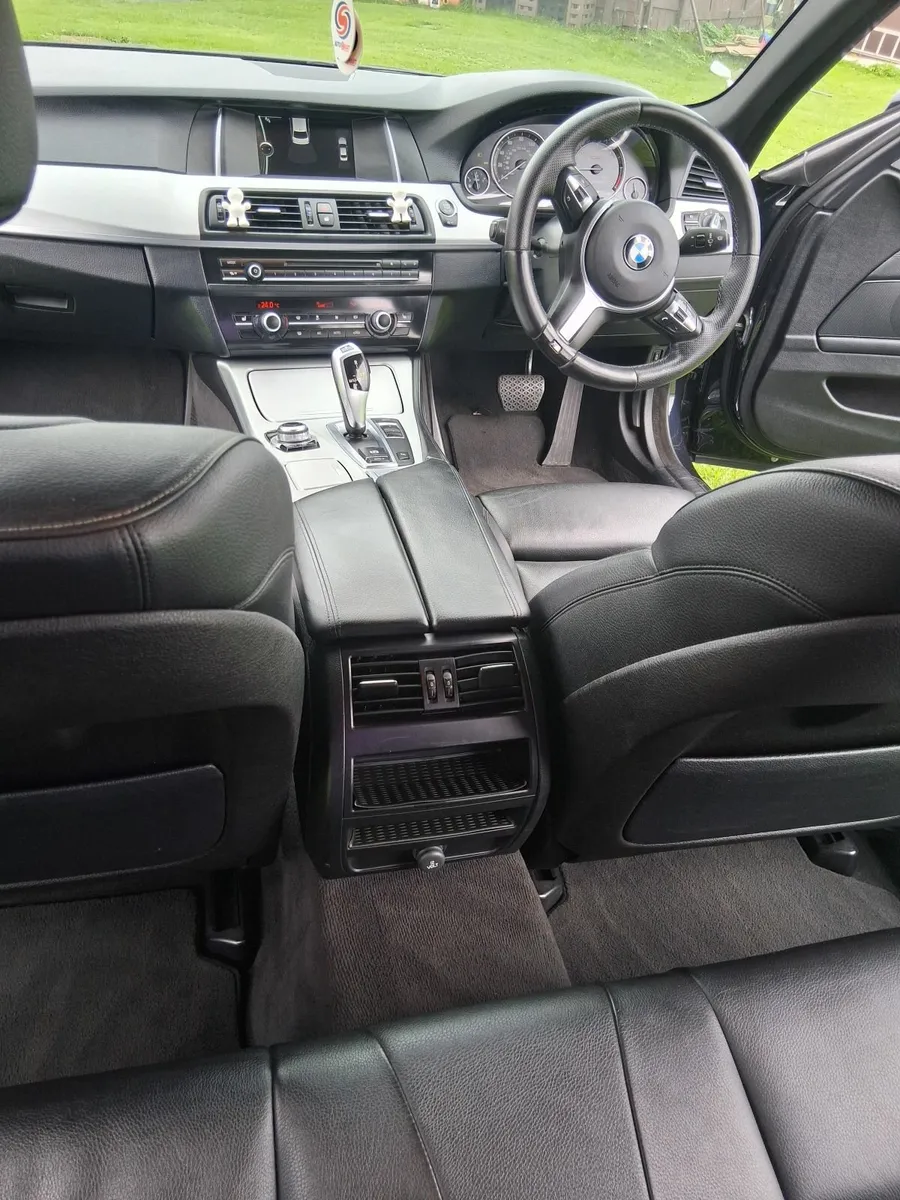BMW 5-Series 2013 - Image 2