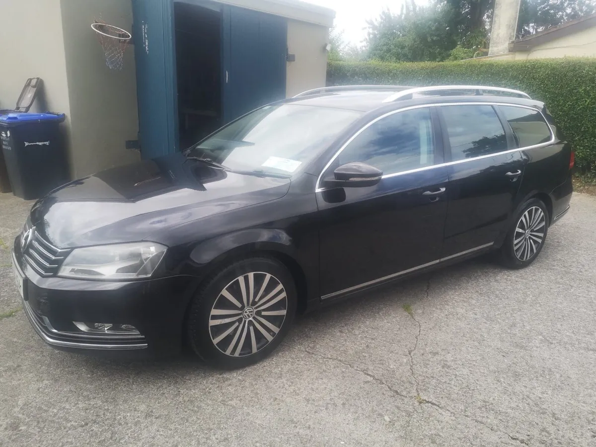 Volkswagen Passat - Image 1