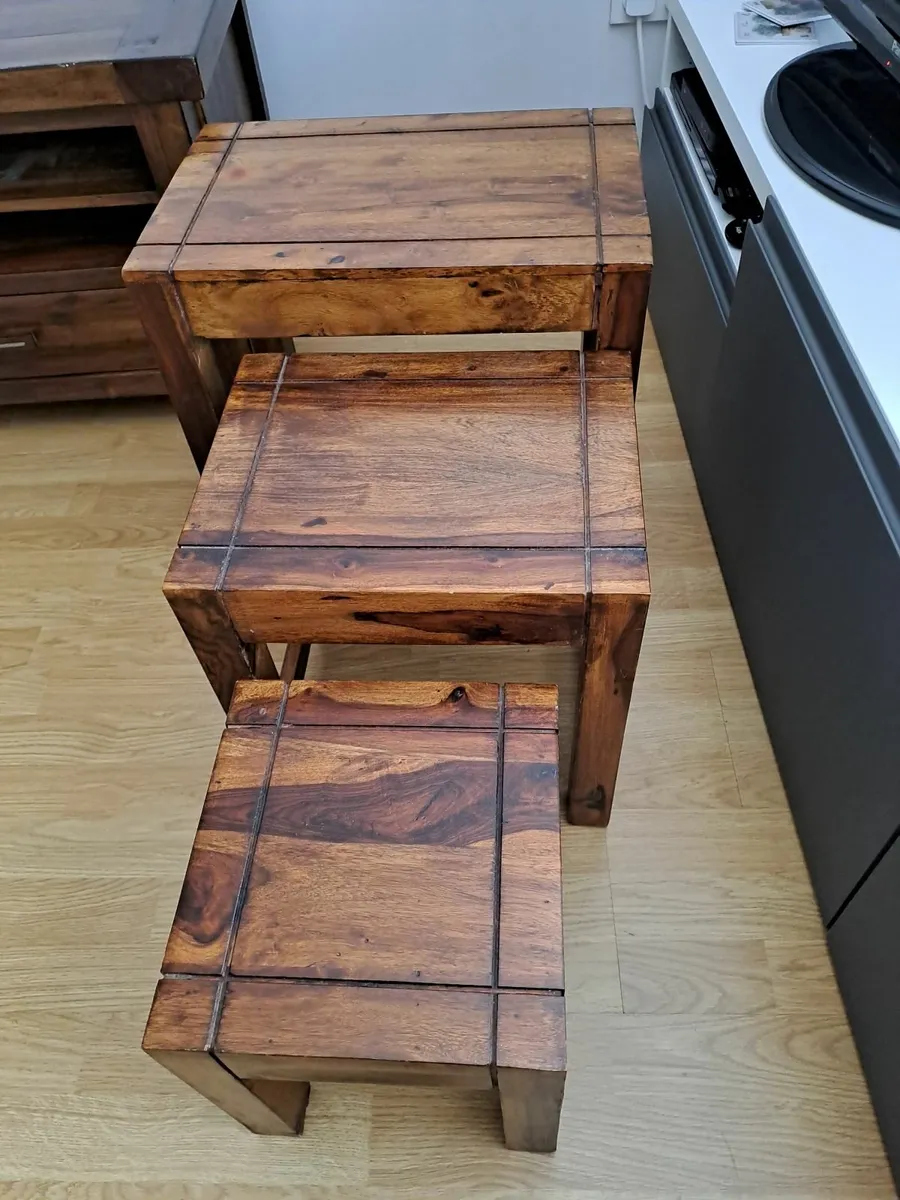 Nest of 3 wooden tables - Image 2