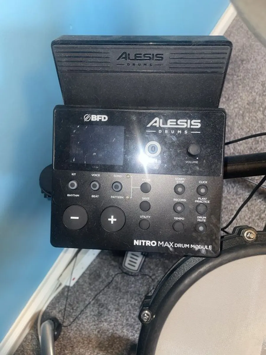Alesis nitro max electronic drum kit - Image 4