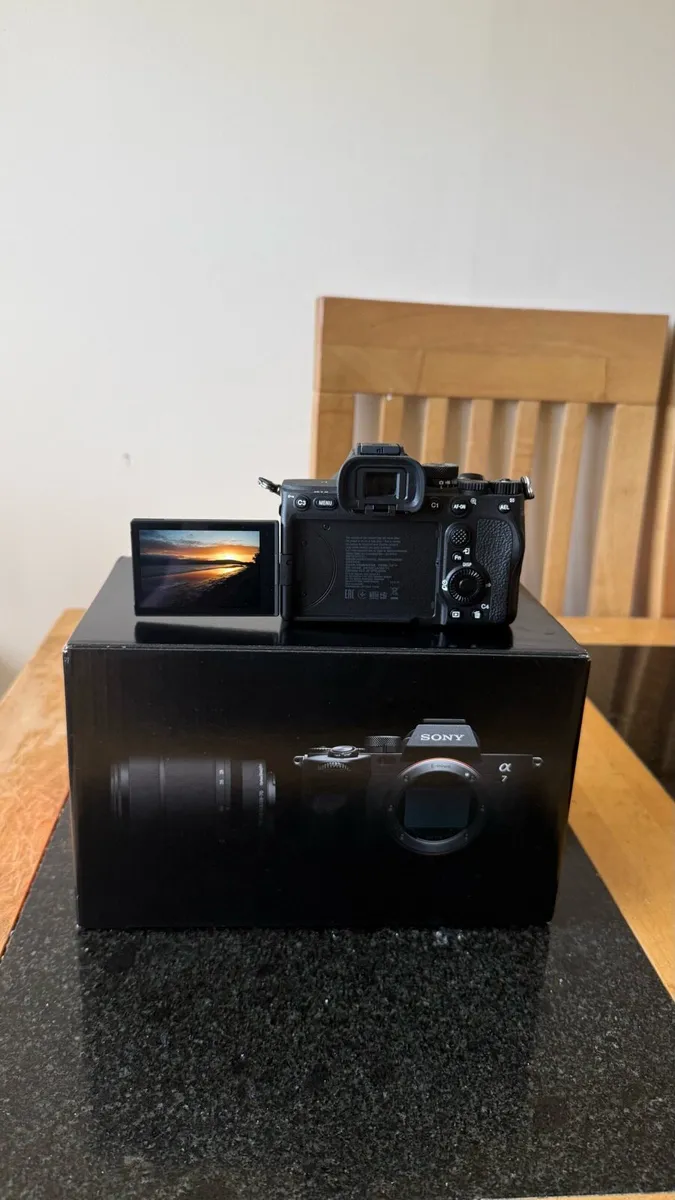 Sony A7 IV + 28-70mm Lens Kit - Mint Condition - Image 3