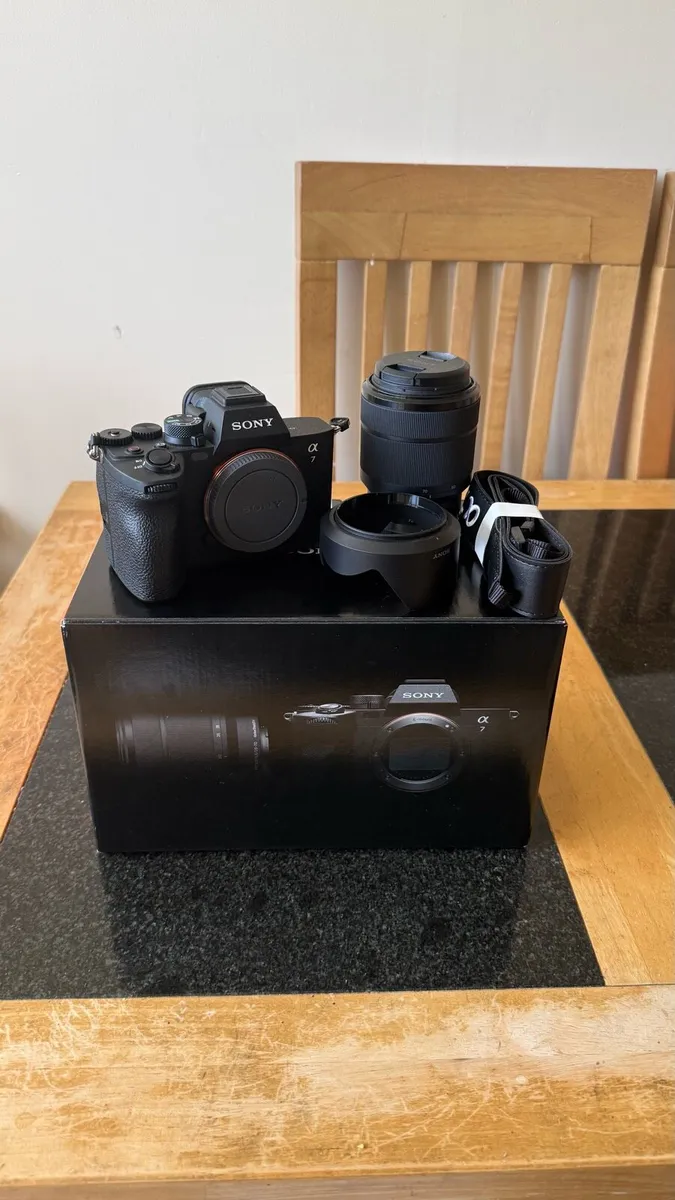 Sony A7 IV + 28-70mm Lens Kit - Mint Condition - Image 4