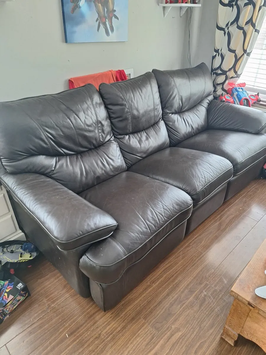 Couch - Image 2