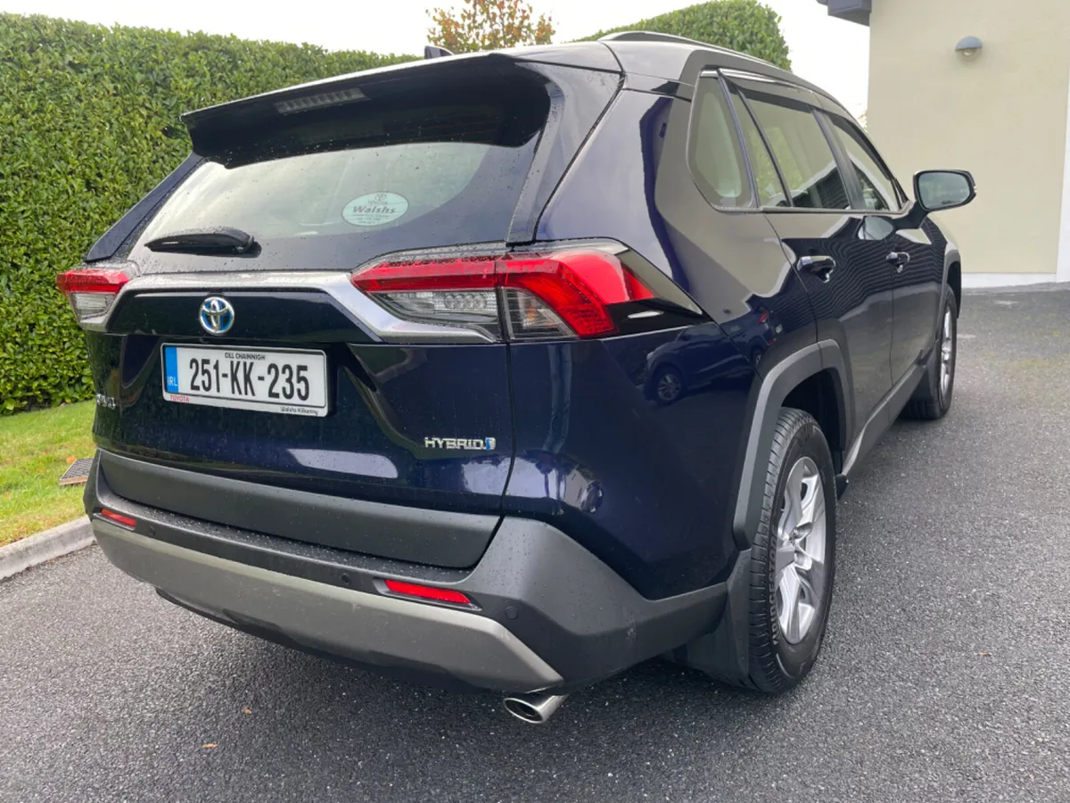 Toyota RAV4 2025 - Image 3