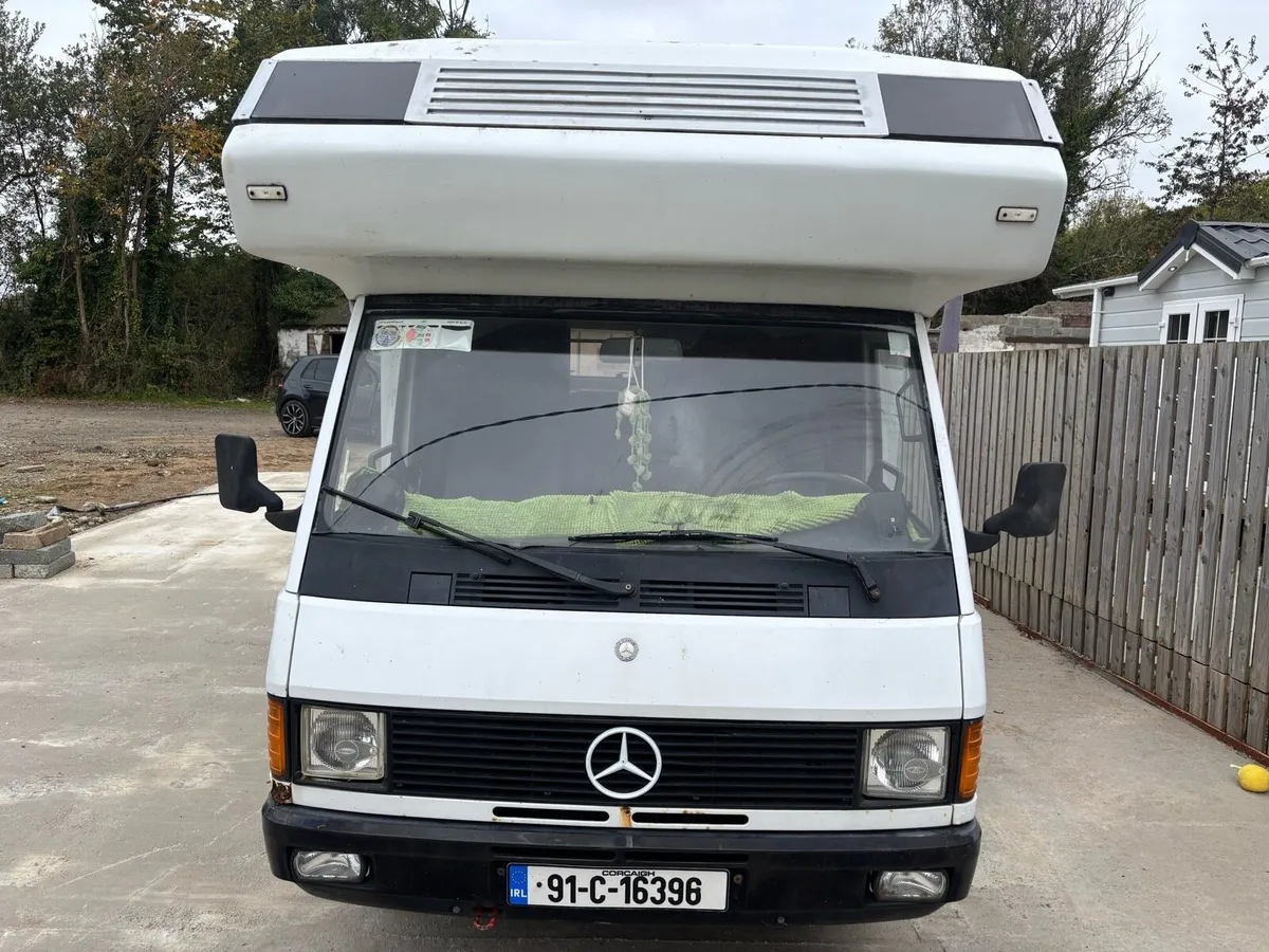 91 Mercedes Karamann 4-5 berth - Image 2