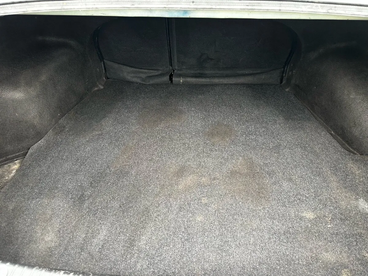 Car - Image 3