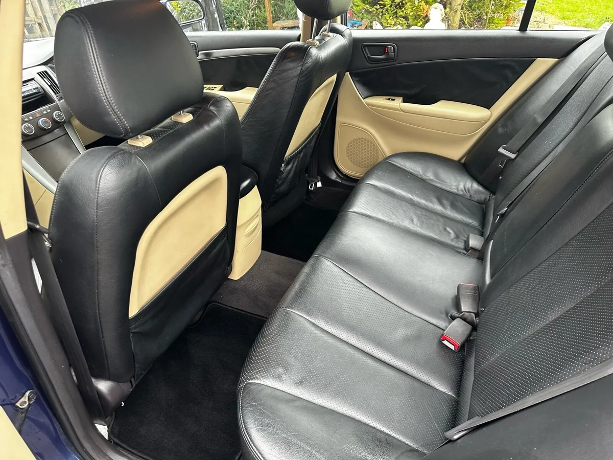 Car - Image 4