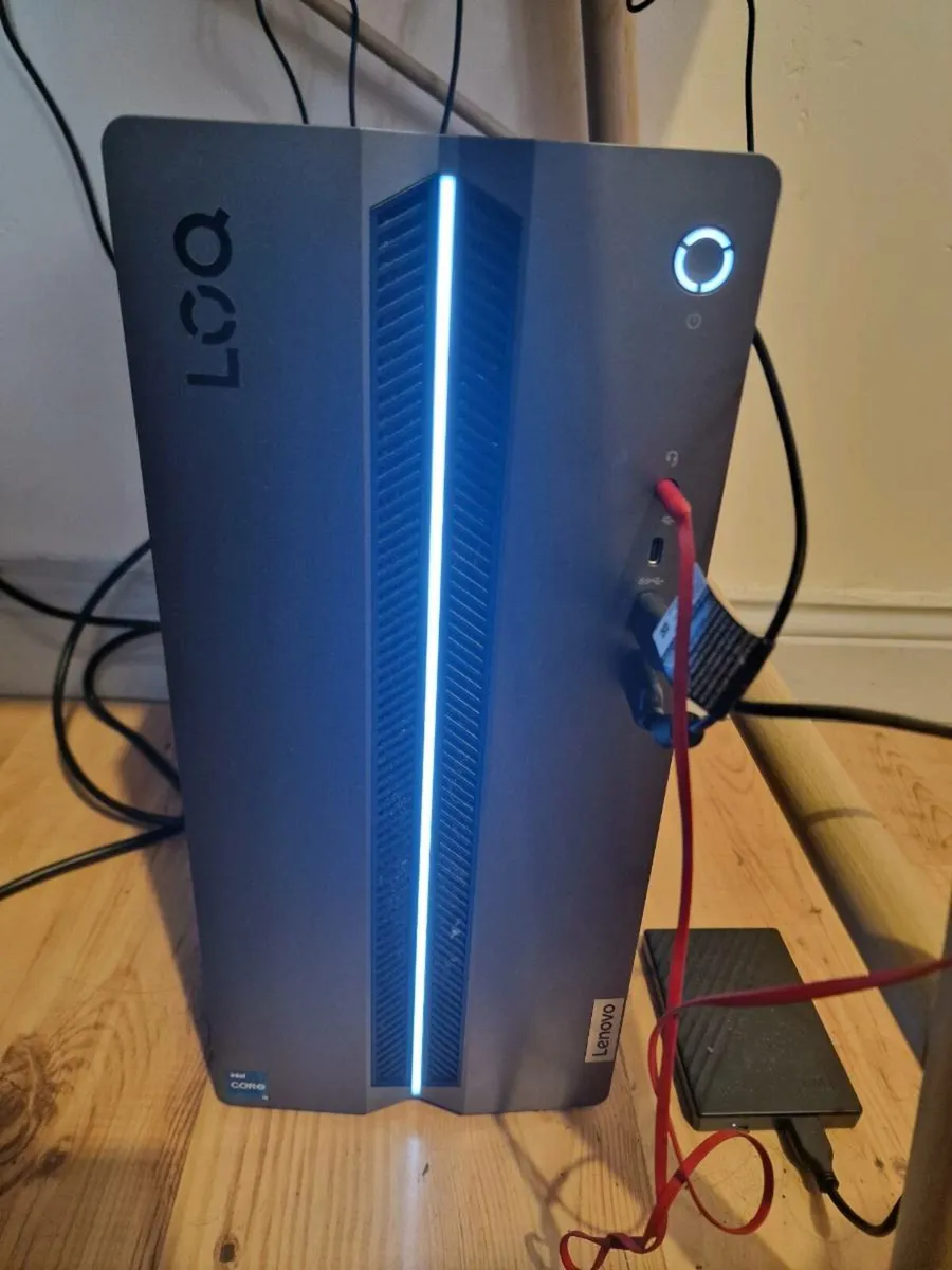 Lenovo gaming PC, equipment, chair - Image 1