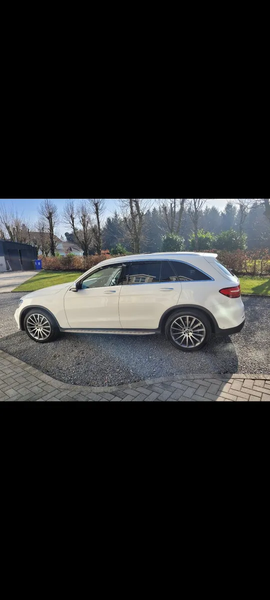 Mercedes glc 250d amg - Image 3