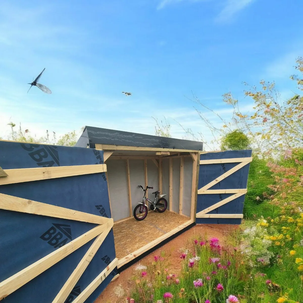 Large bike shed - Image 4