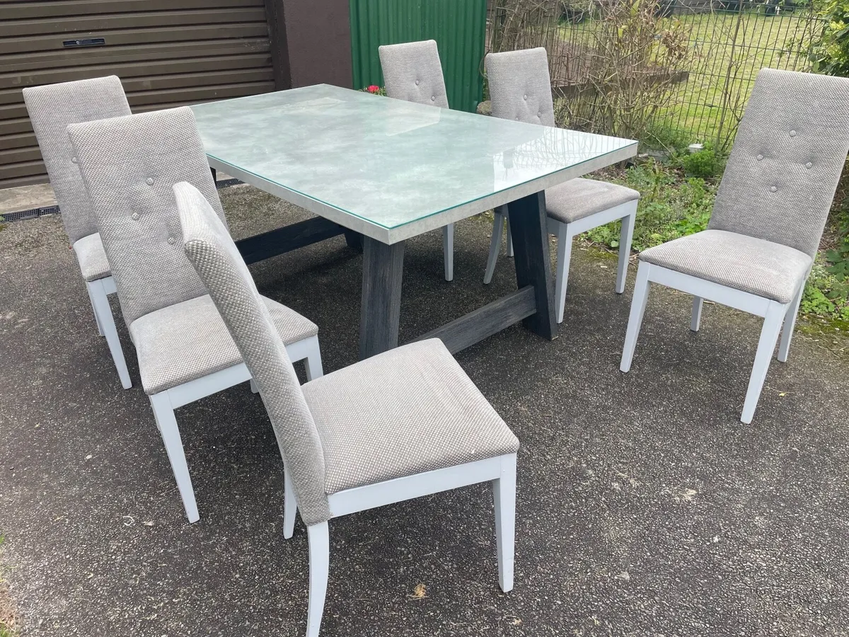 Dining table and chairs - Image 2