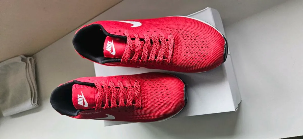 Ladies new runners - Image 2