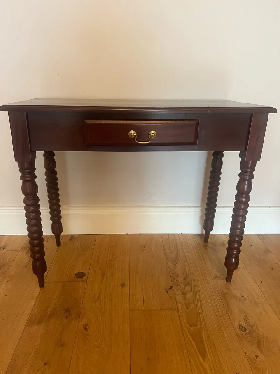 Console table - Image 1