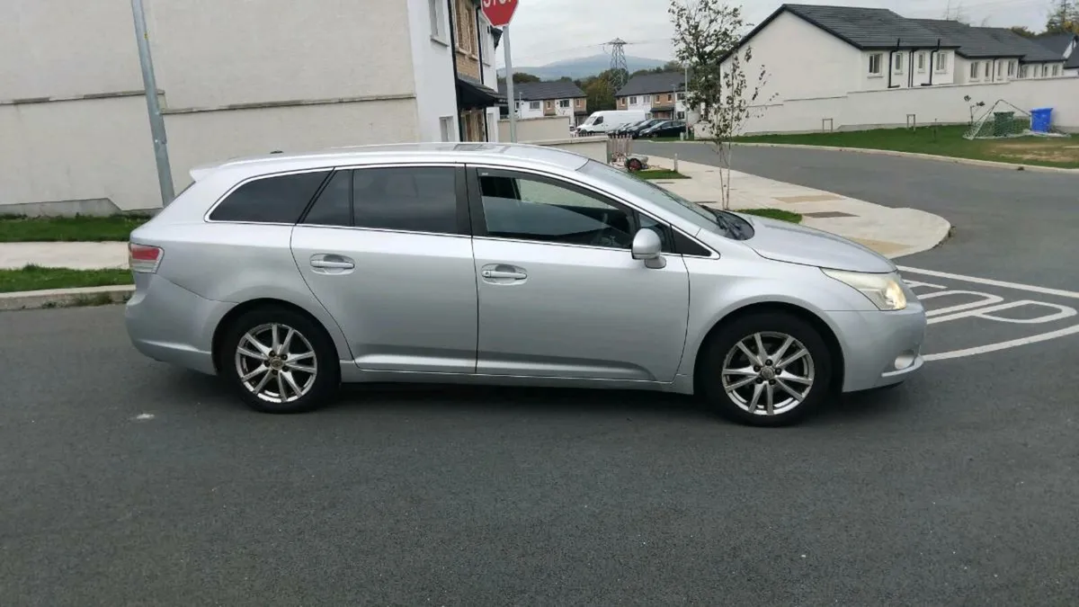 ⭐️ 2011 Toyota Avensis⭐️ - Image 3