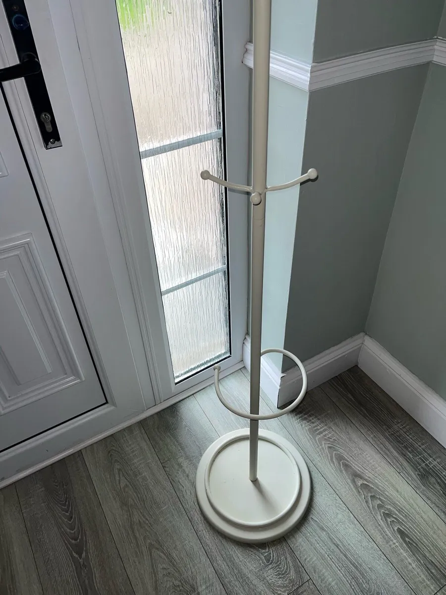 Coat stand and shovel coat hanger - Image 2