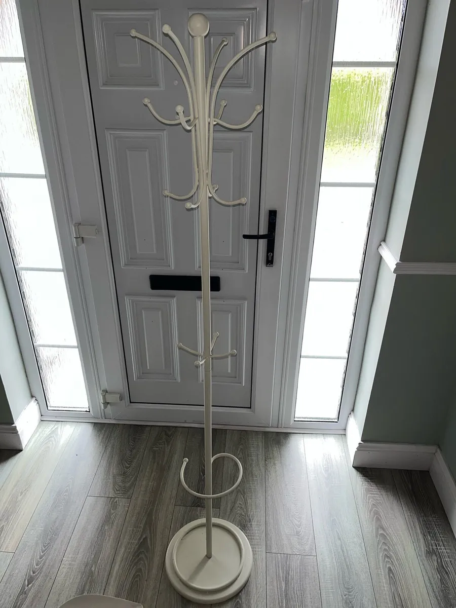 Coat stand and shovel coat hanger - Image 3