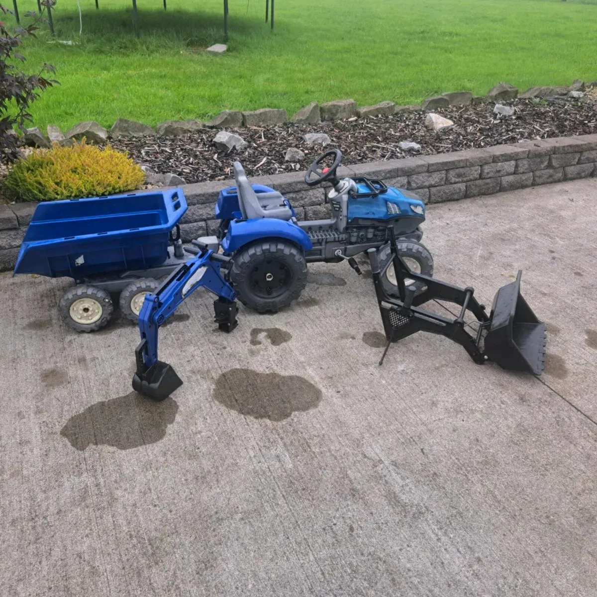 Toy tractor - Image 3
