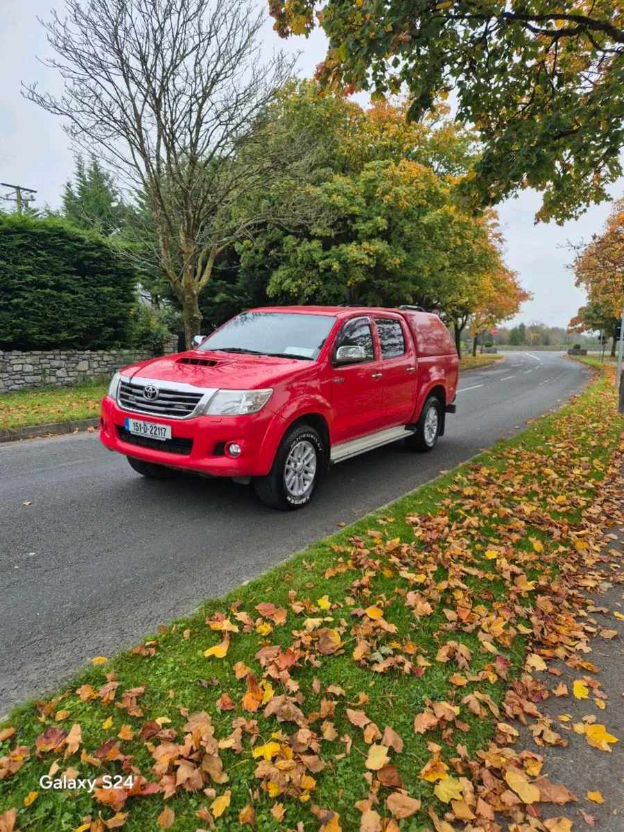 Toyota  Hilux  151 Crew Cab  3.0 Diesel - Image 2