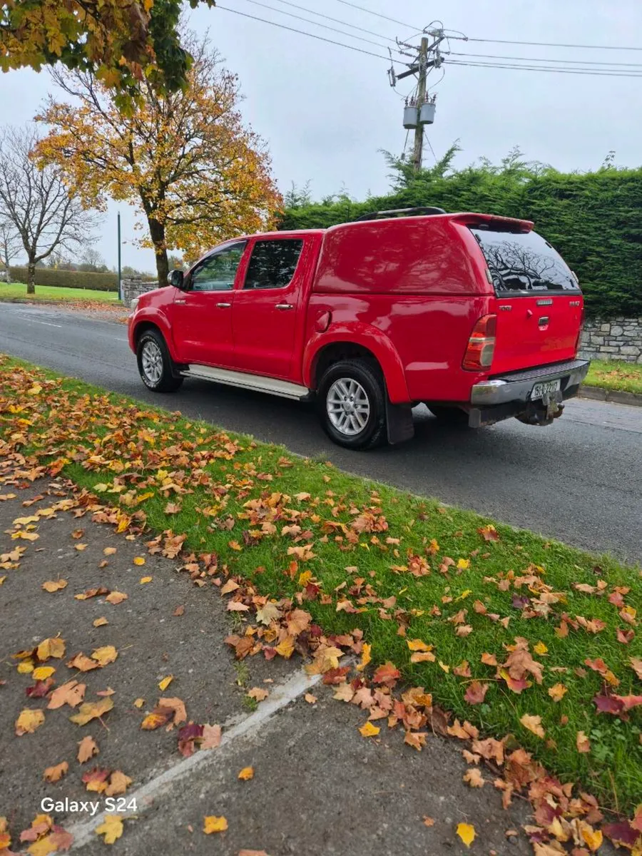 Toyota  Hilux  151 Crew Cab  3.0 Diesel - Image 3