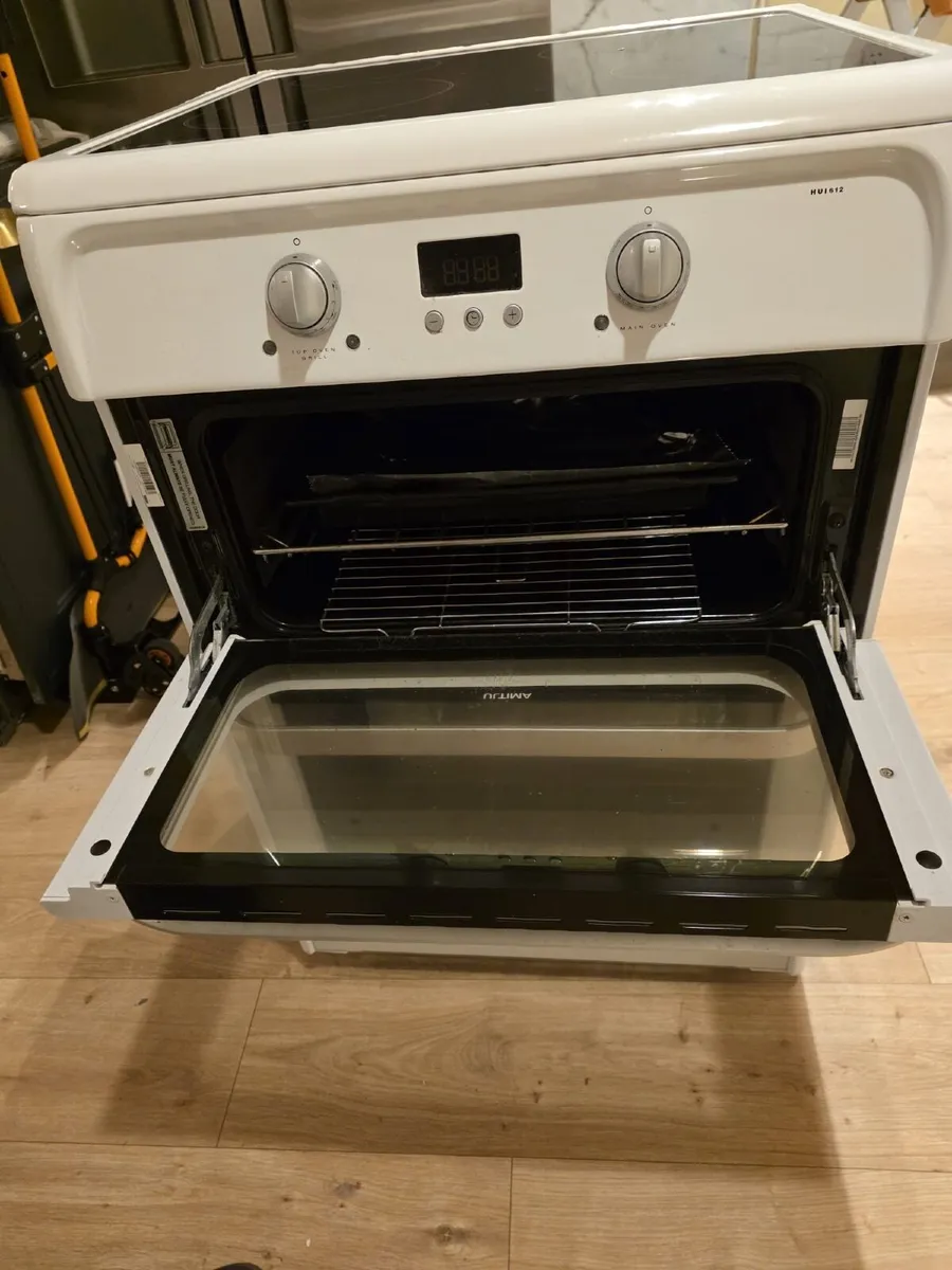 Induction Freestanding White Cooker - Hotpoint - Image 2