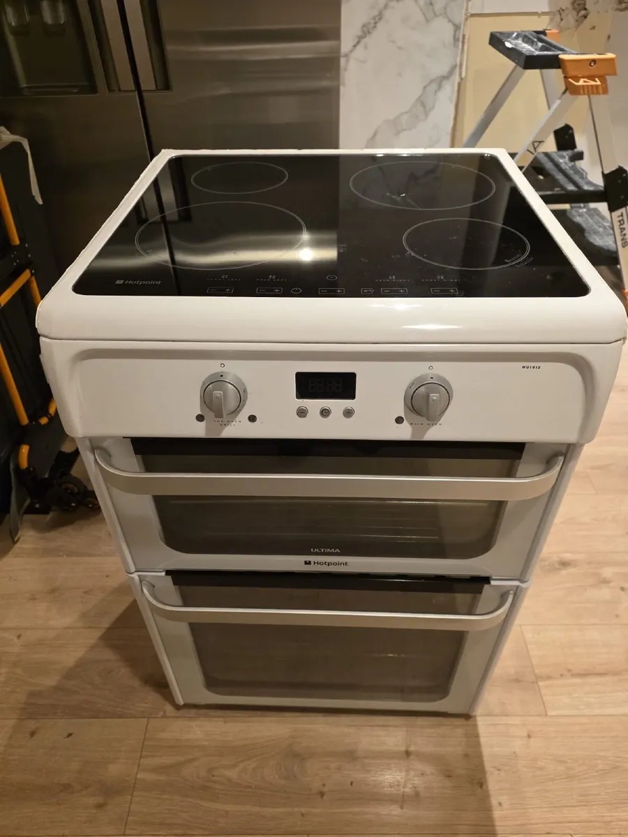 Induction Freestanding White Cooker - Hotpoint - Image 1