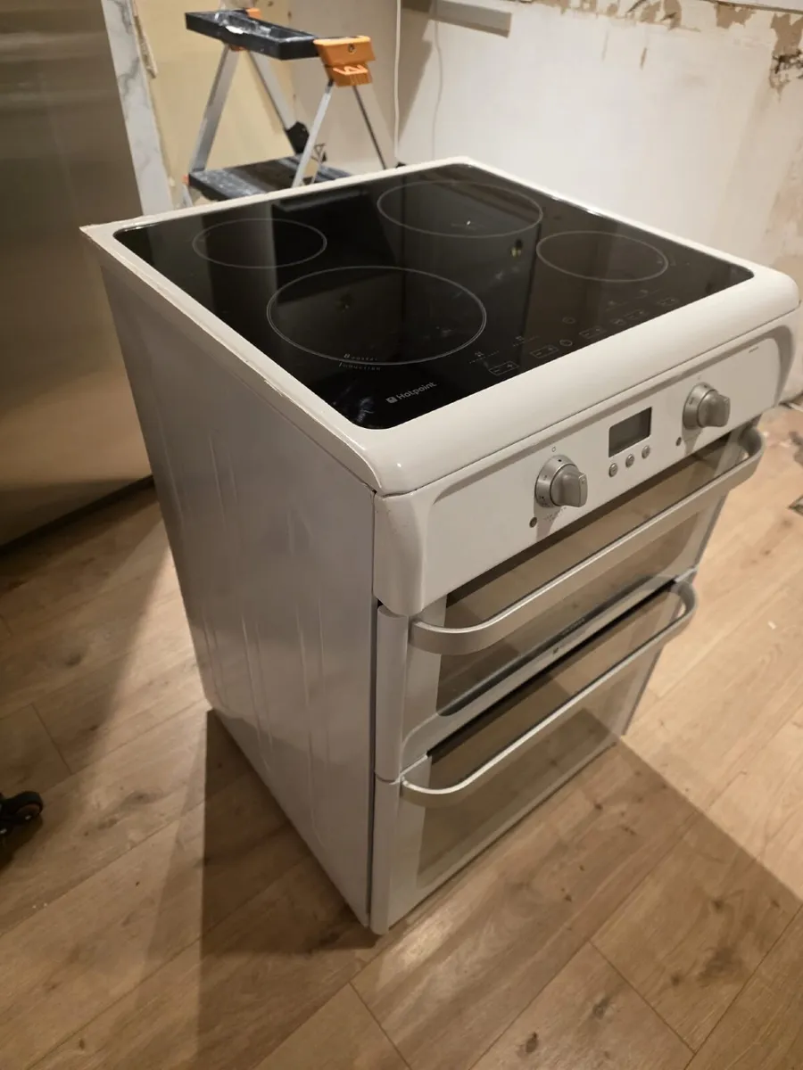Induction Freestanding White Cooker - Hotpoint - Image 4