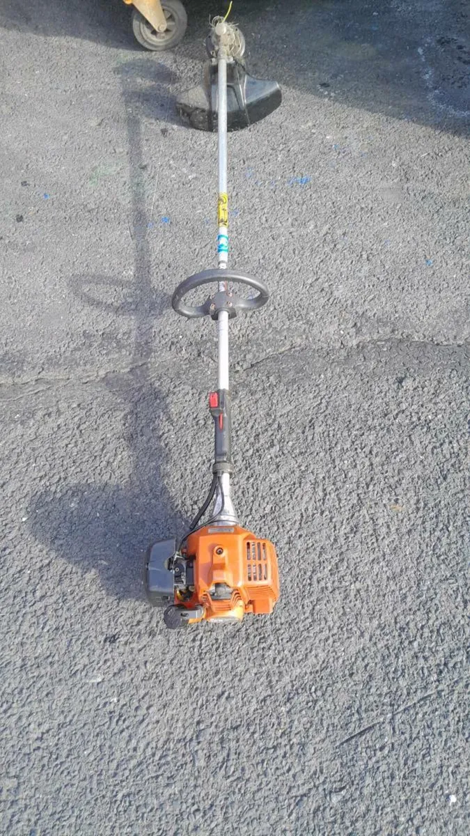 Husqvarna grass.  Trimmers - Image 1