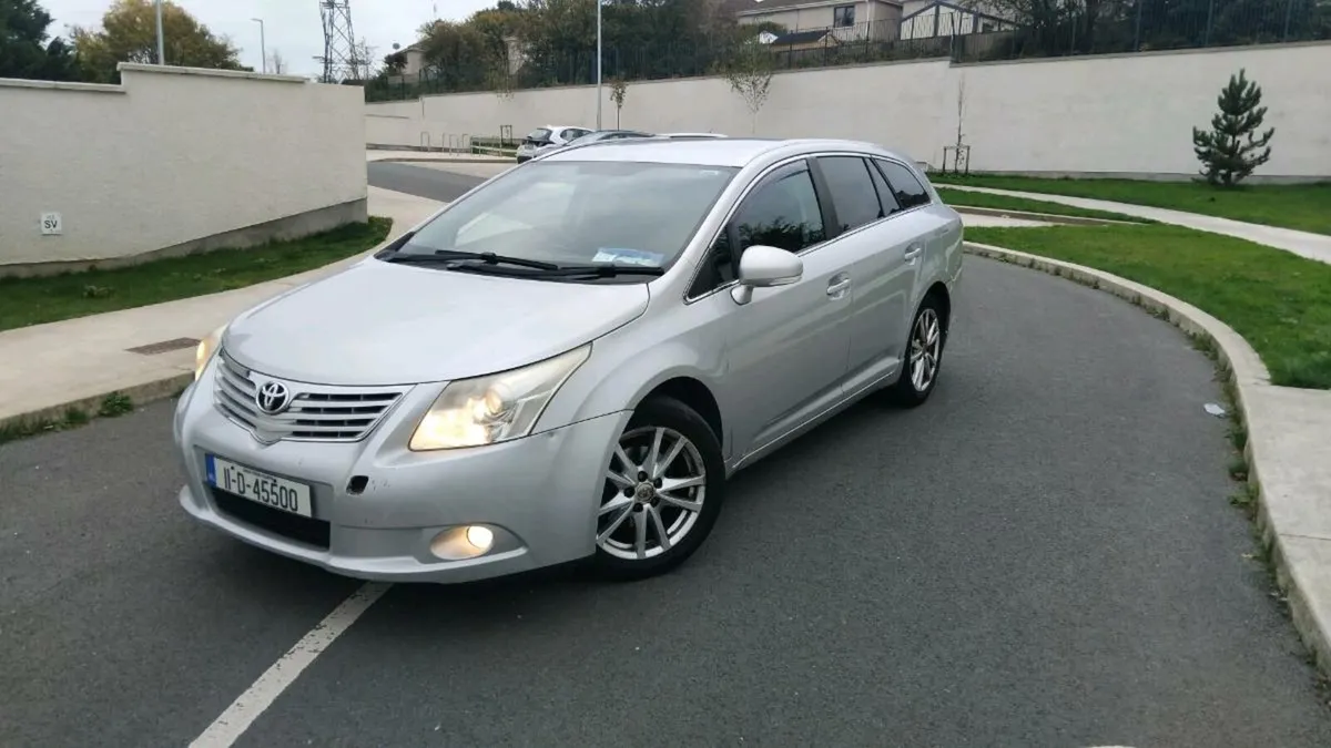 ⭐️ 2011 Toyota Avensis⭐️ - Image 1