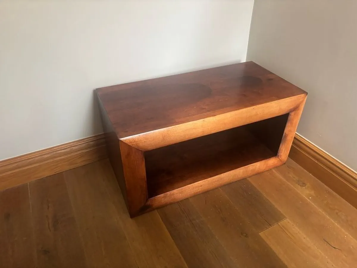 TV unit, lamp unit, photos cds etc - Image 2