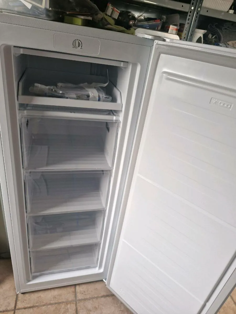 Fridgemaster larder freezer - Image 2