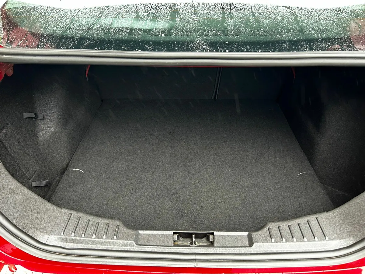 161 Ford Focus Diesel Titanium * Auto* - Image 4