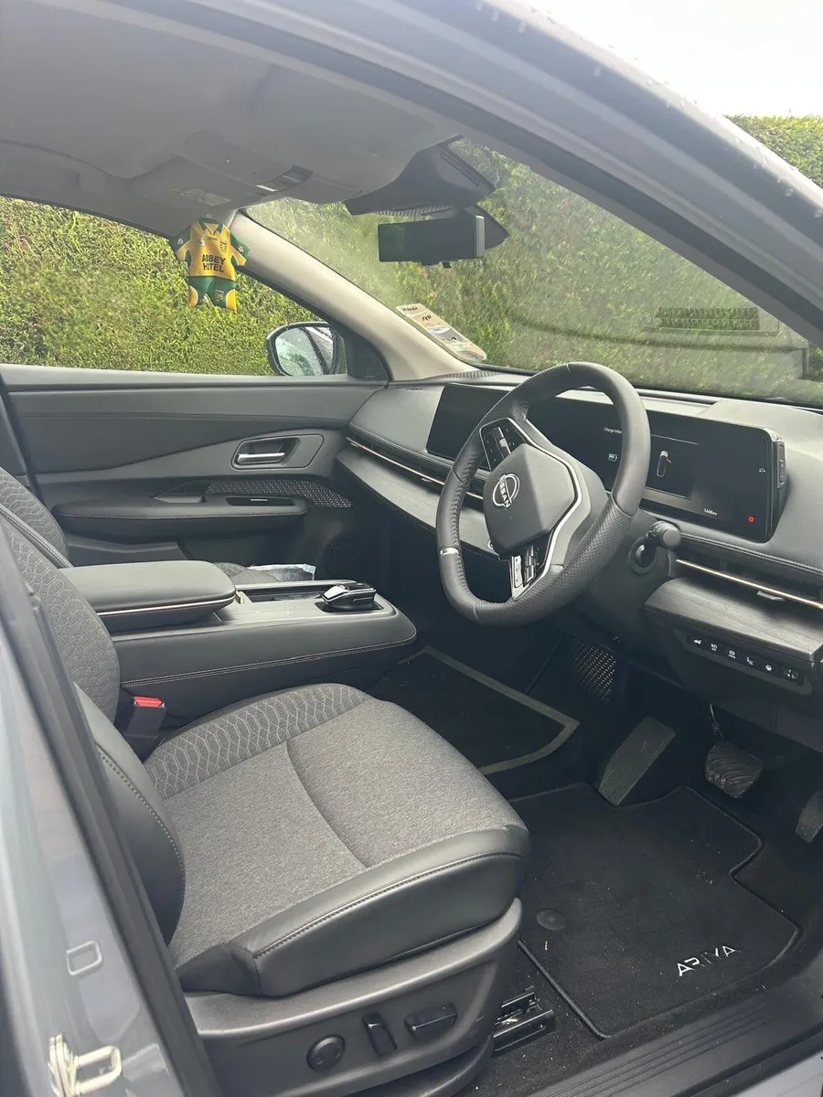 Nissan Ariya 2025 - Image 2