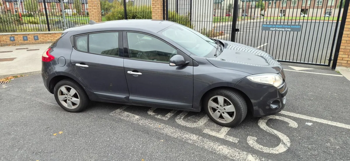 Renault Megane 2011 - Image 1