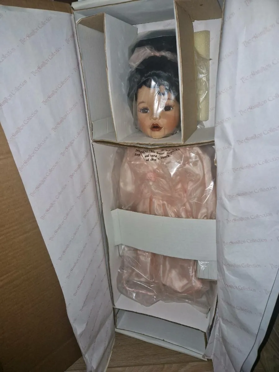 Hamilton Collection Jade Porcelain doll - Image 1