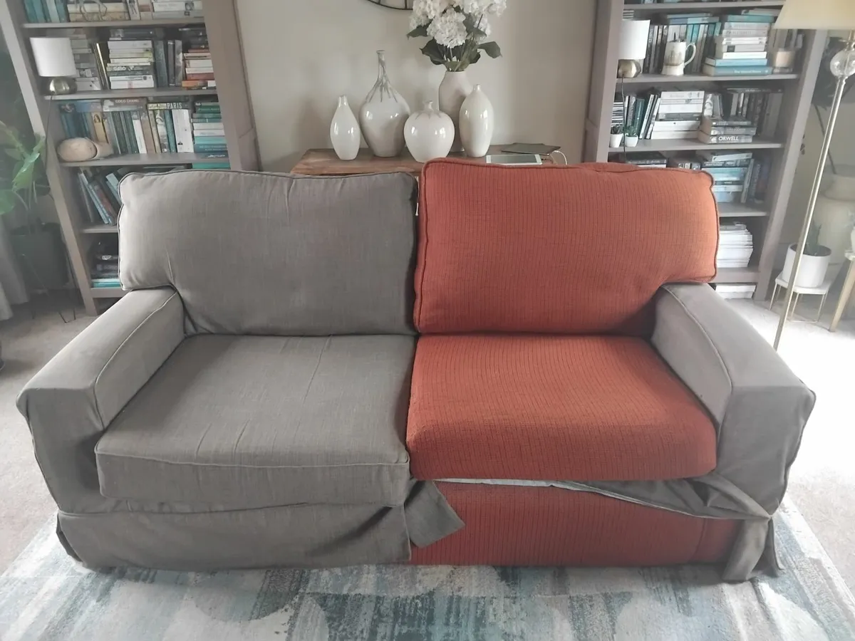 Three piece suite with fitted covers - Image 2