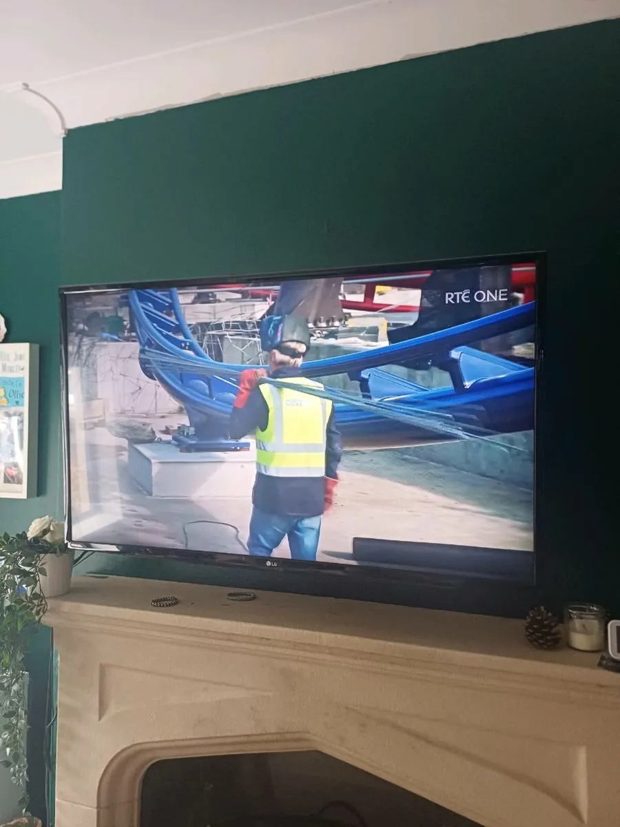43" LG tv perfect working order