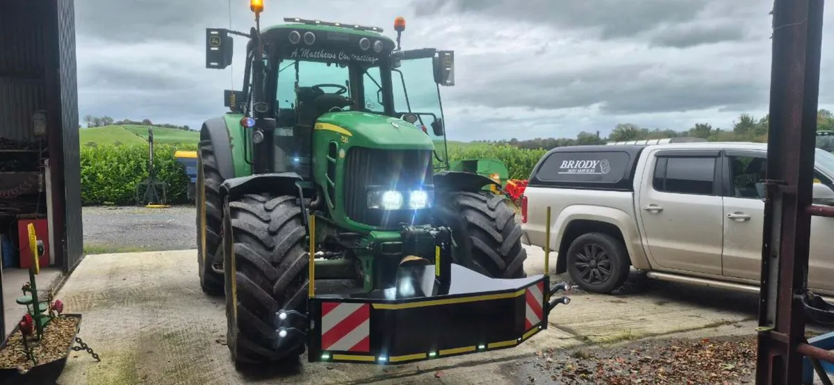 Tractor bumper/weight - Image 3