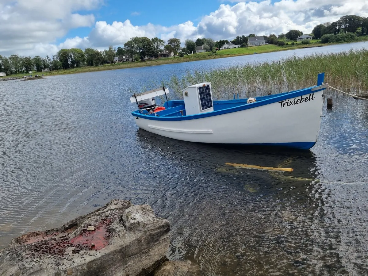 16ft fishing boat - Image 1