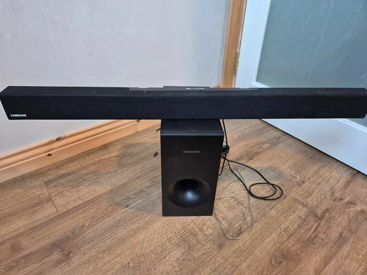 Samsung Sound Bar and Sub Woofer - Image 1