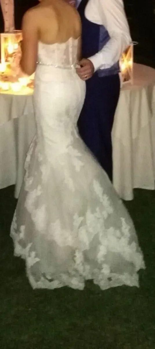 Enzoani Jodie Wedding Dress + Lace Veil, Size 8–10 - Image 3