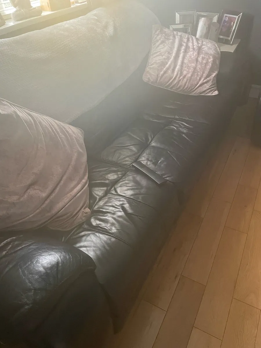 Black leather recliner suite - Image 2